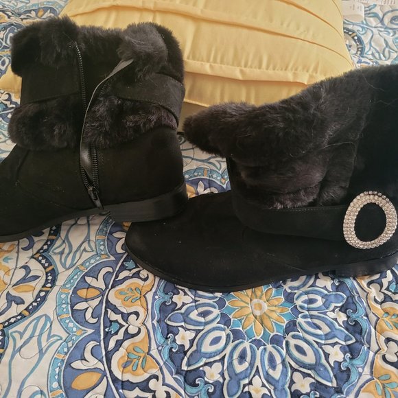 Black Fur Winter Boot - Picture 1 of 4